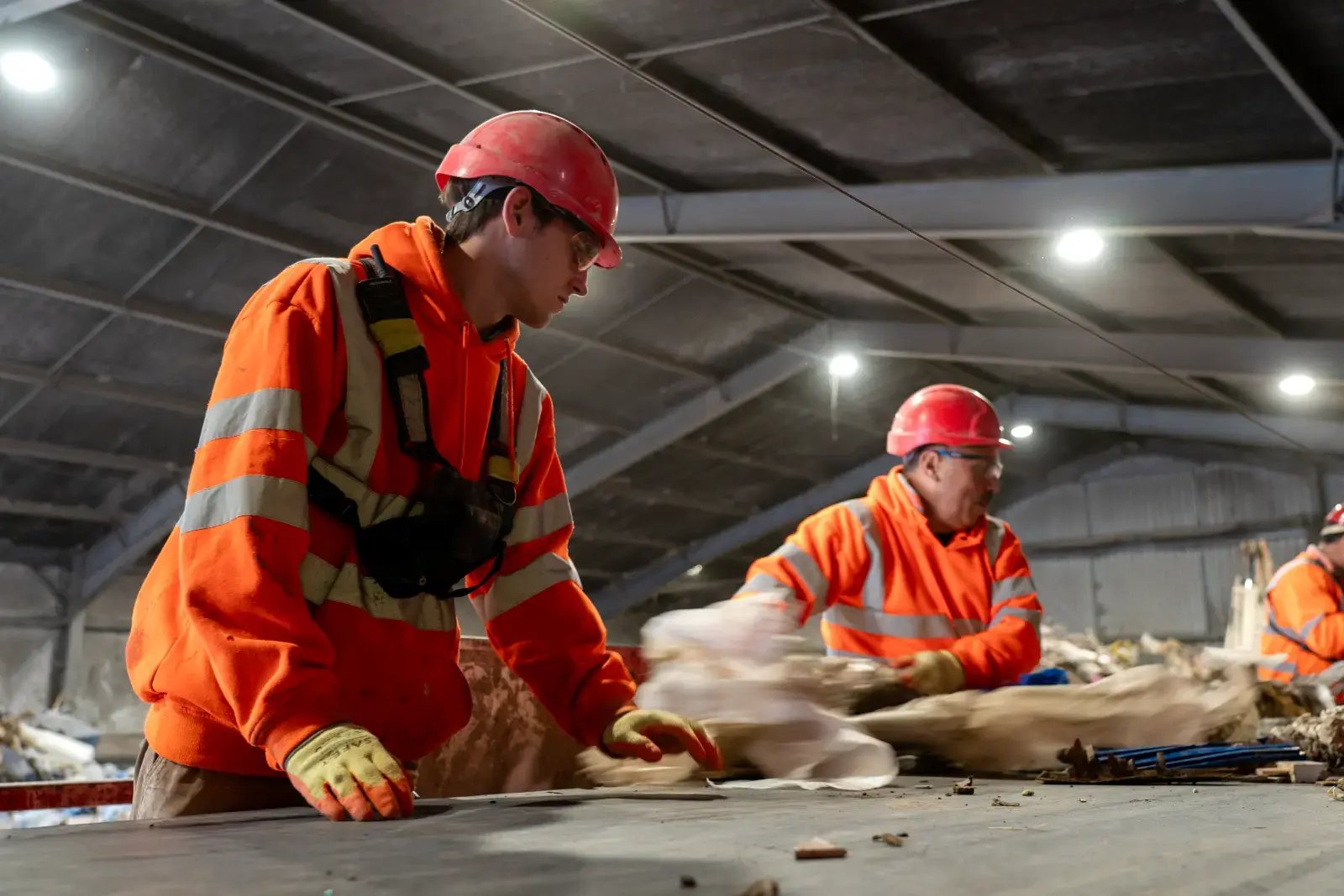 Eco-St-Albans-Picking-Sorting-Line-Waste-Staff-Transfer-Station-Closeup-2